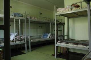 Хостелы SunHouse Hostel Karakol Каракол Кровать в общем 8-местном номере-3